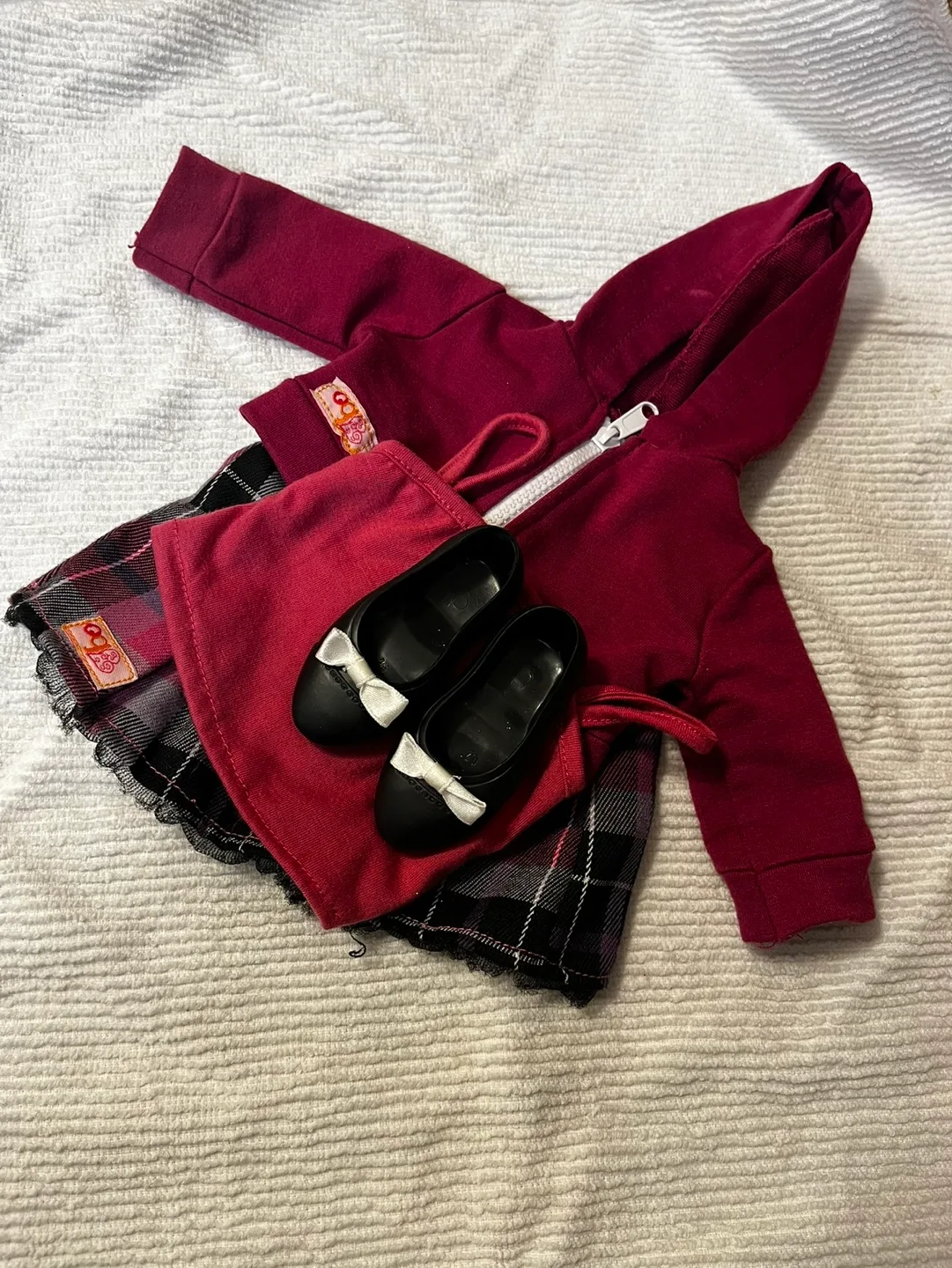 Doll Outfits + Shoes image indicator(2)