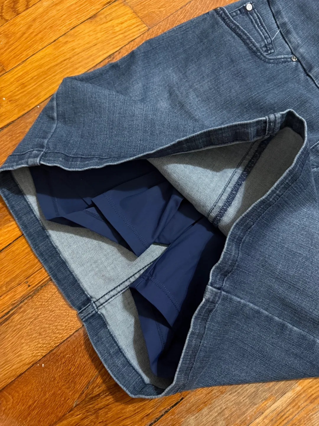 S.C.& Co. Denim Skirt Size XS image indicator(2)