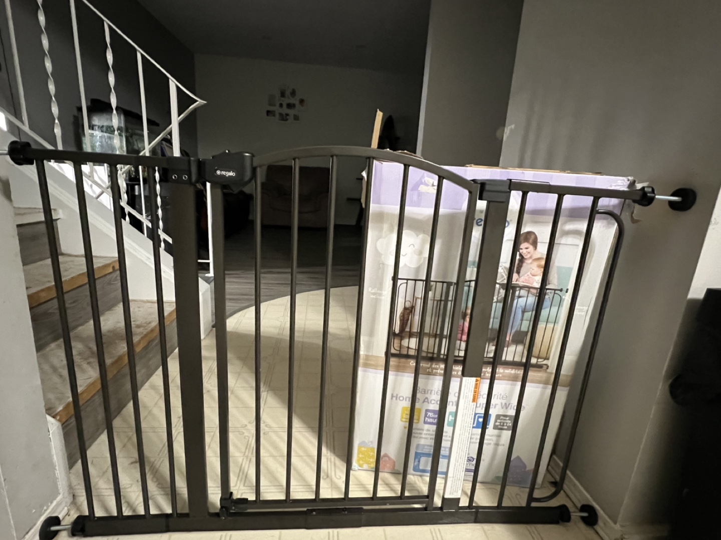 Regalo 58" Extra Wide Arched Decor Baby Safety Gate - photo 3
