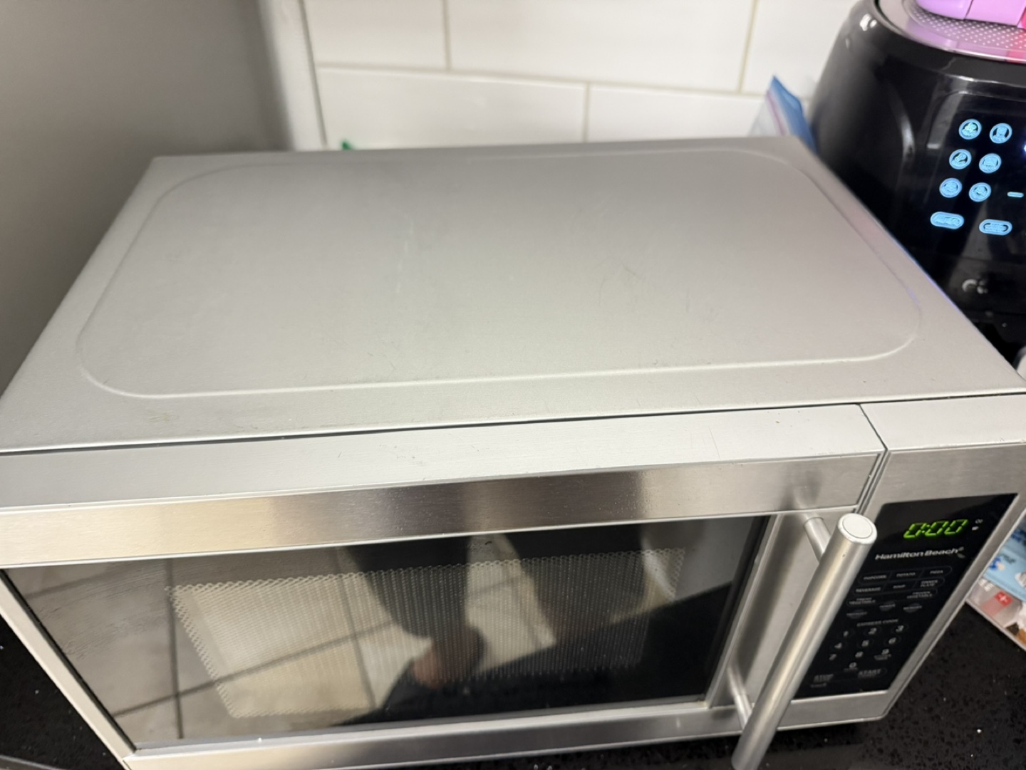 Hamilton Beach Microwave - photo 2