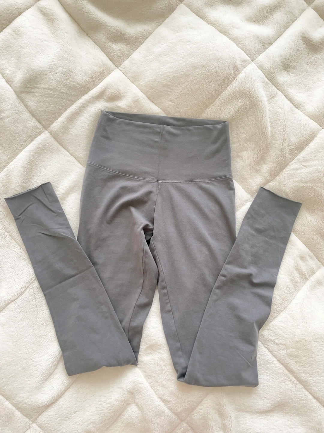 Aritzia TNA Leggings image indicator(2)