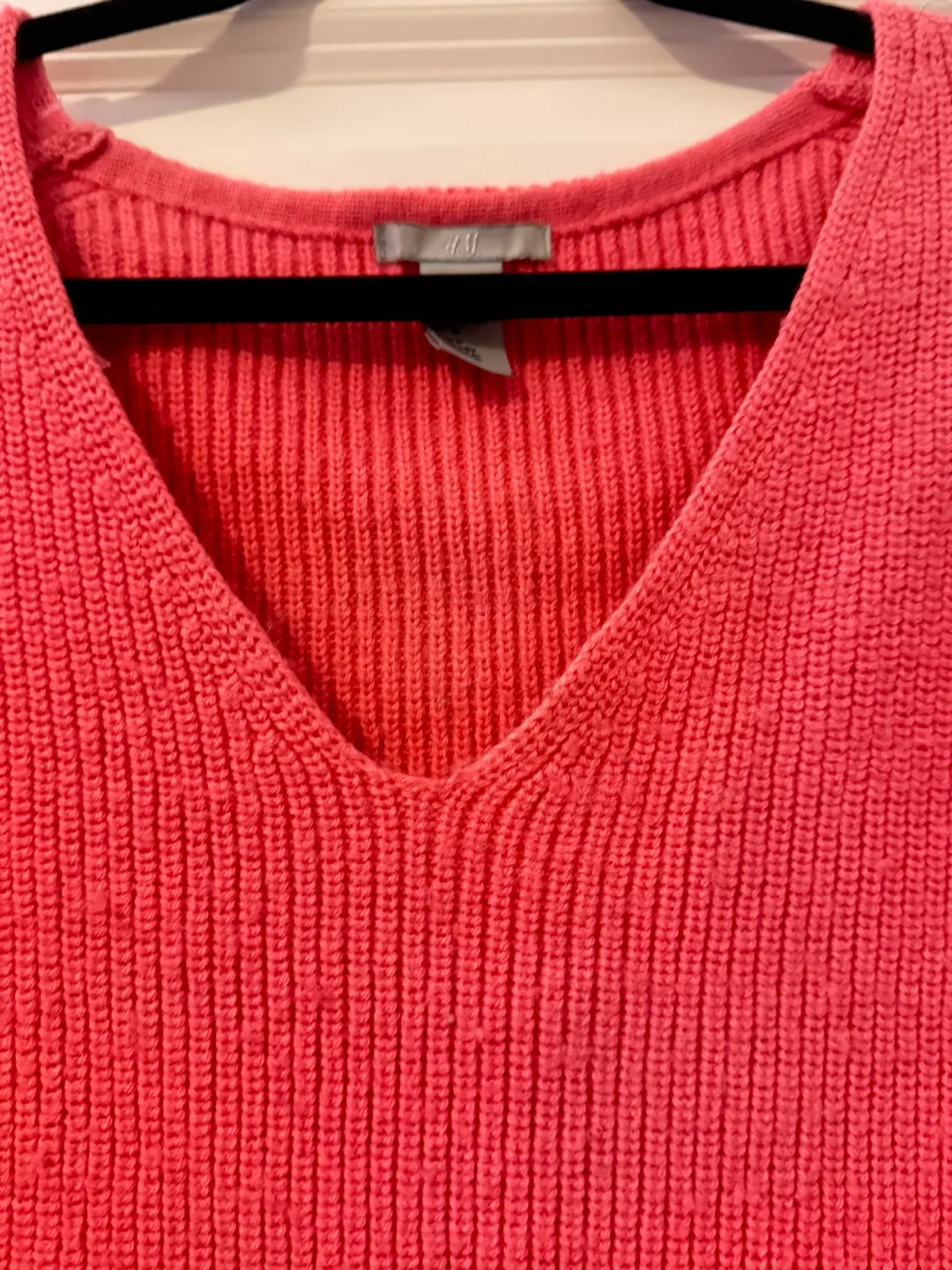 H&M Pink V-Neck Knit Sweater image indicator(4)