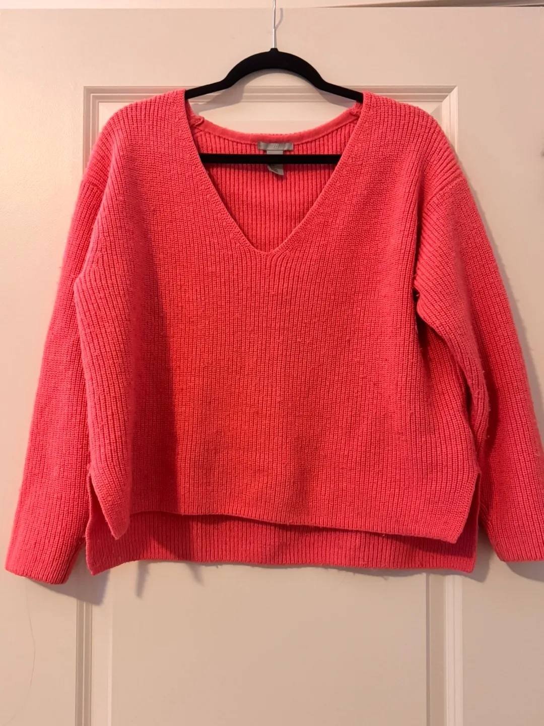 H&M Pink V-Neck Knit Sweater image indicator(2)
