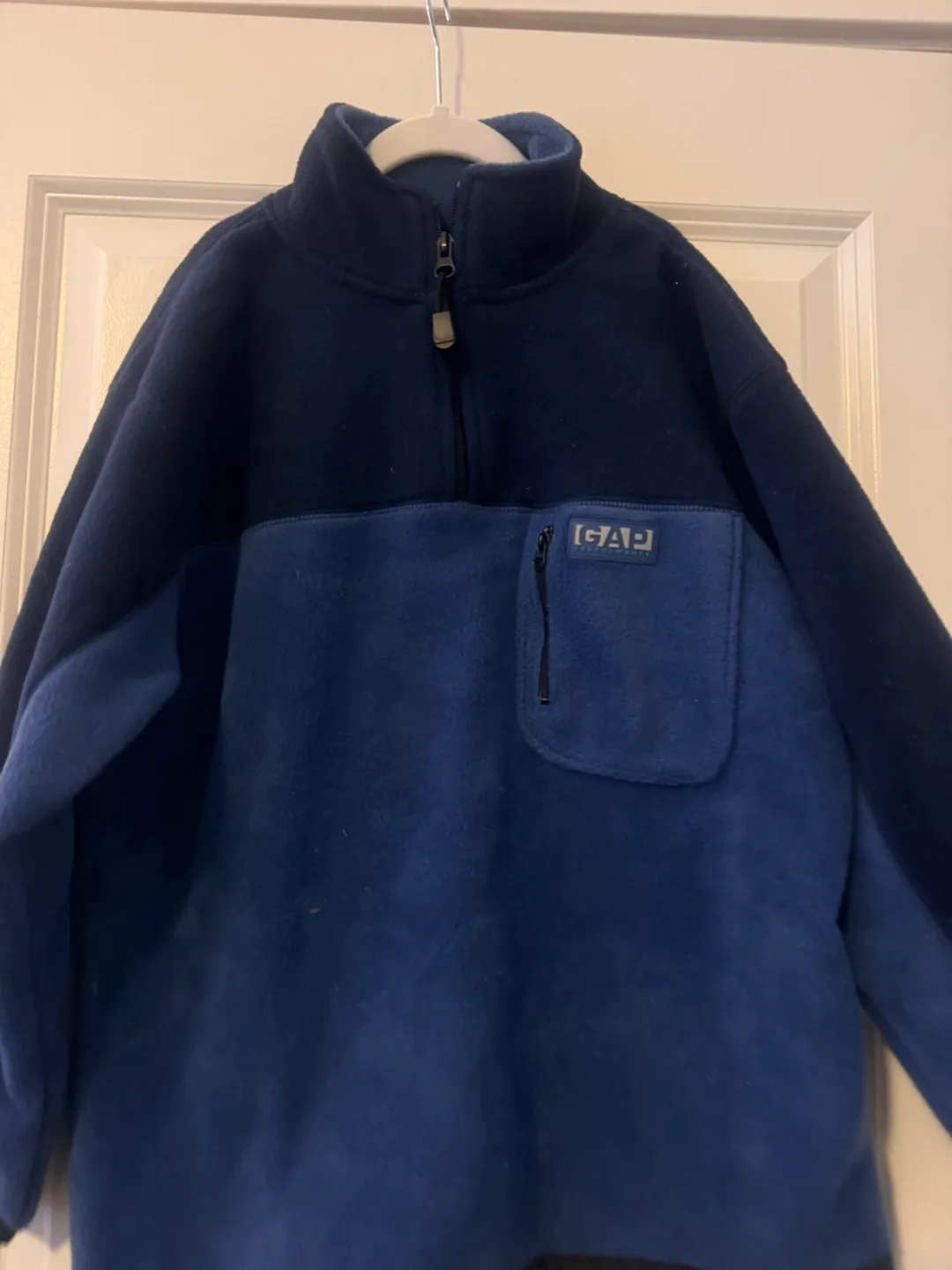 Gap Performance Fleece Pullover kids M (7-8) image indicator(2)
