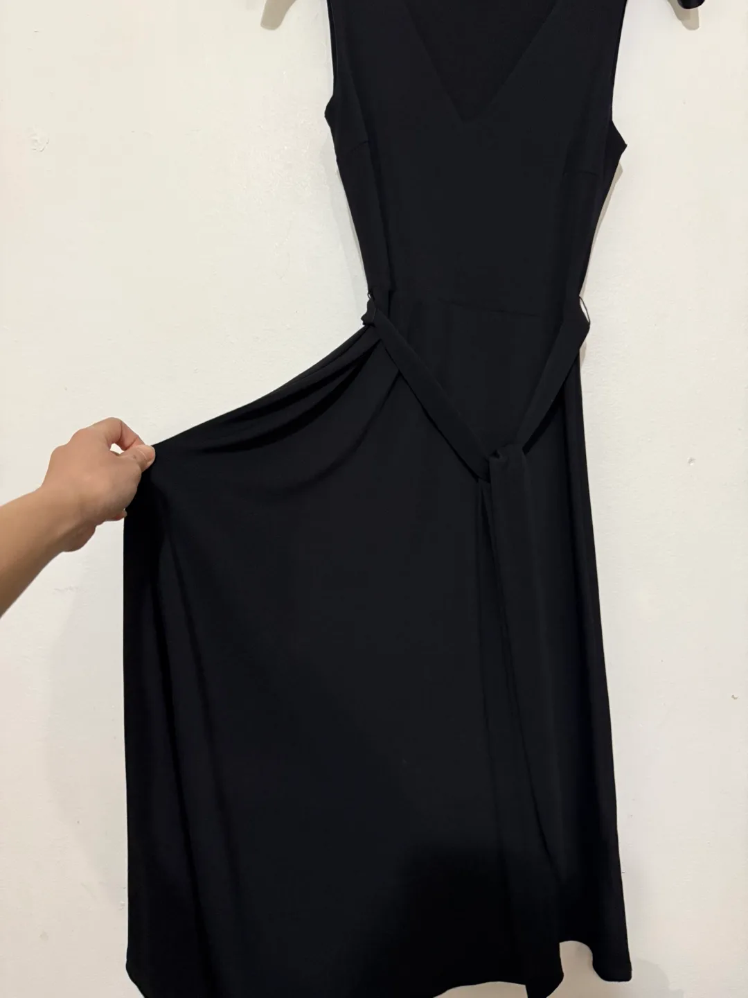 Black Sleeveless Midi Dress with Belt - Size XS image indicator(2)