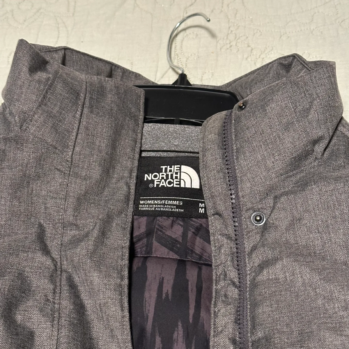 The North Face Women's Gray Parka - Size Medium thumbnail