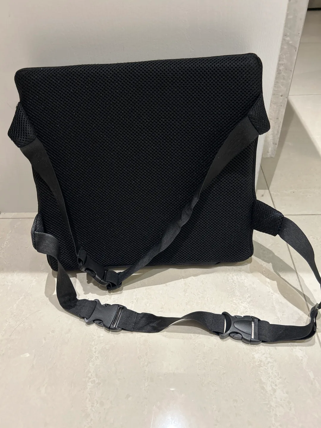 Everlasting Comfort Lumbar Support Cushion image indicator(2)