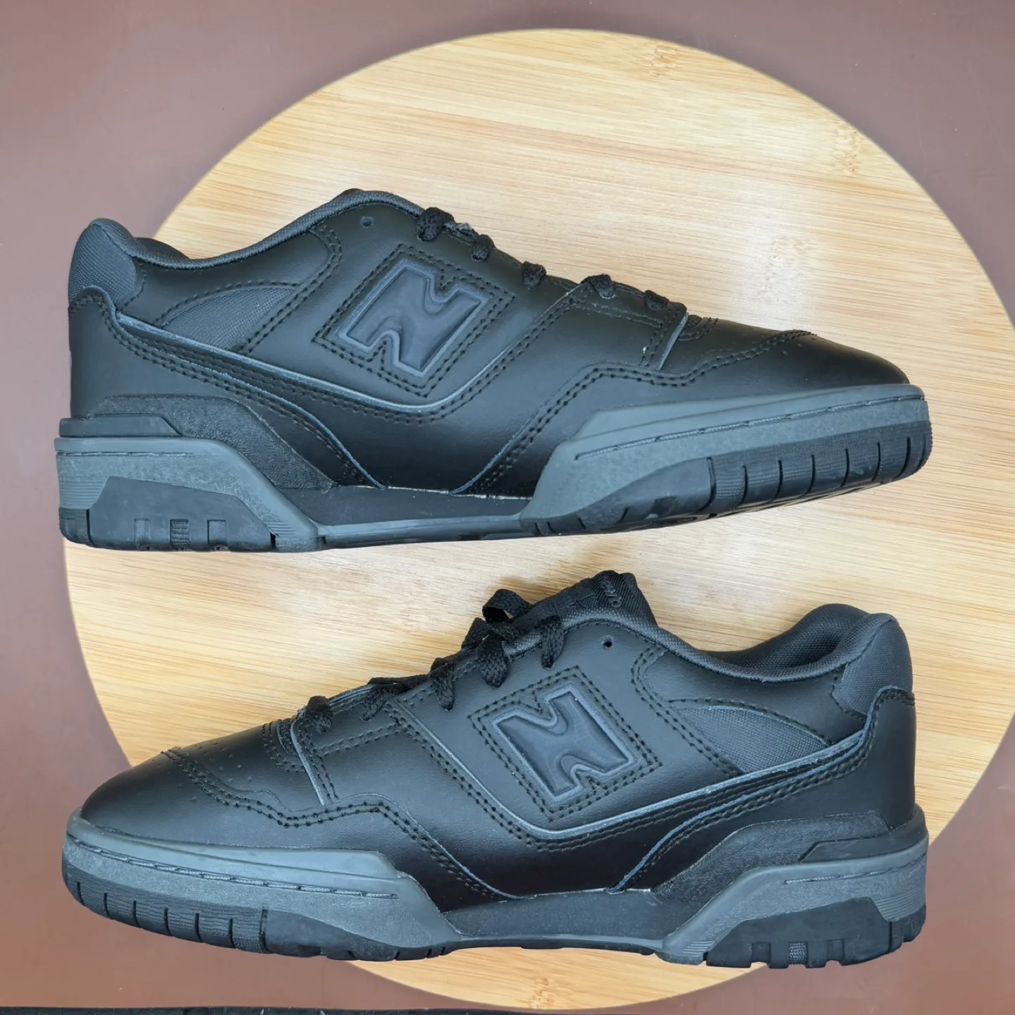 New Balance 550 ‘Triple Black’ Size 7 image indicator(5)