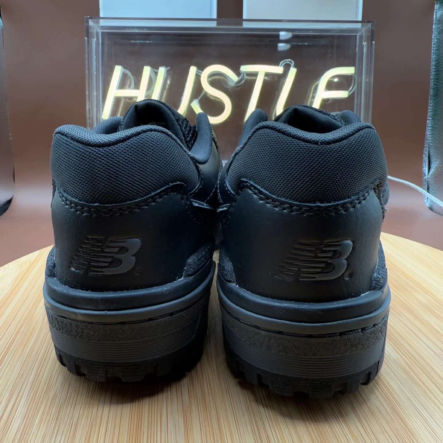 New Balance 550 ‘Triple Black’ Size 7 image indicator(7)