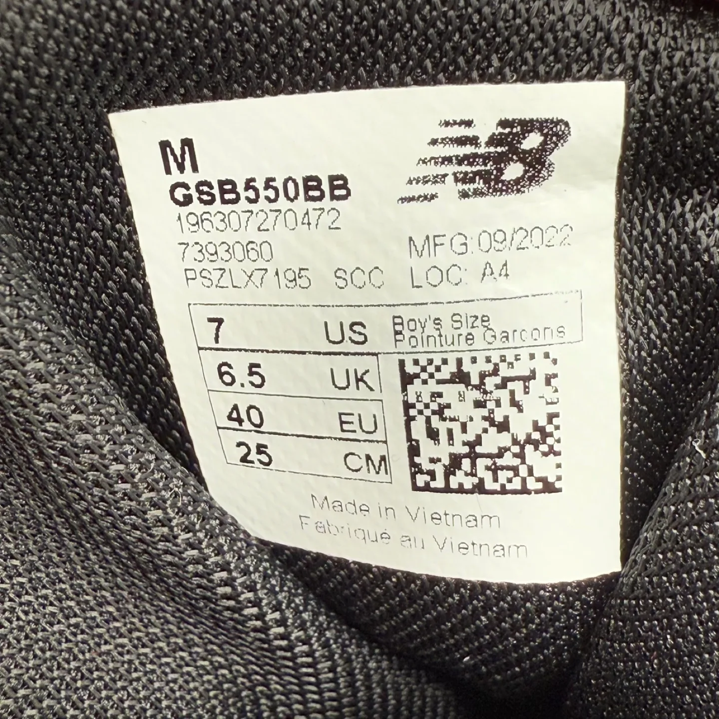 New Balance 550 ‘Triple Black’ Size 7 image indicator(10)