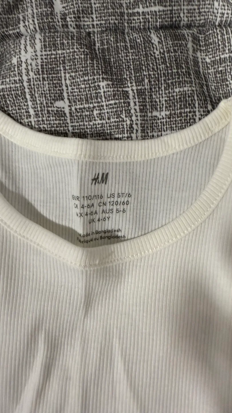 H&M Baby Bodysuits (3-4Y) and two toddler tank tops image indicator(6)