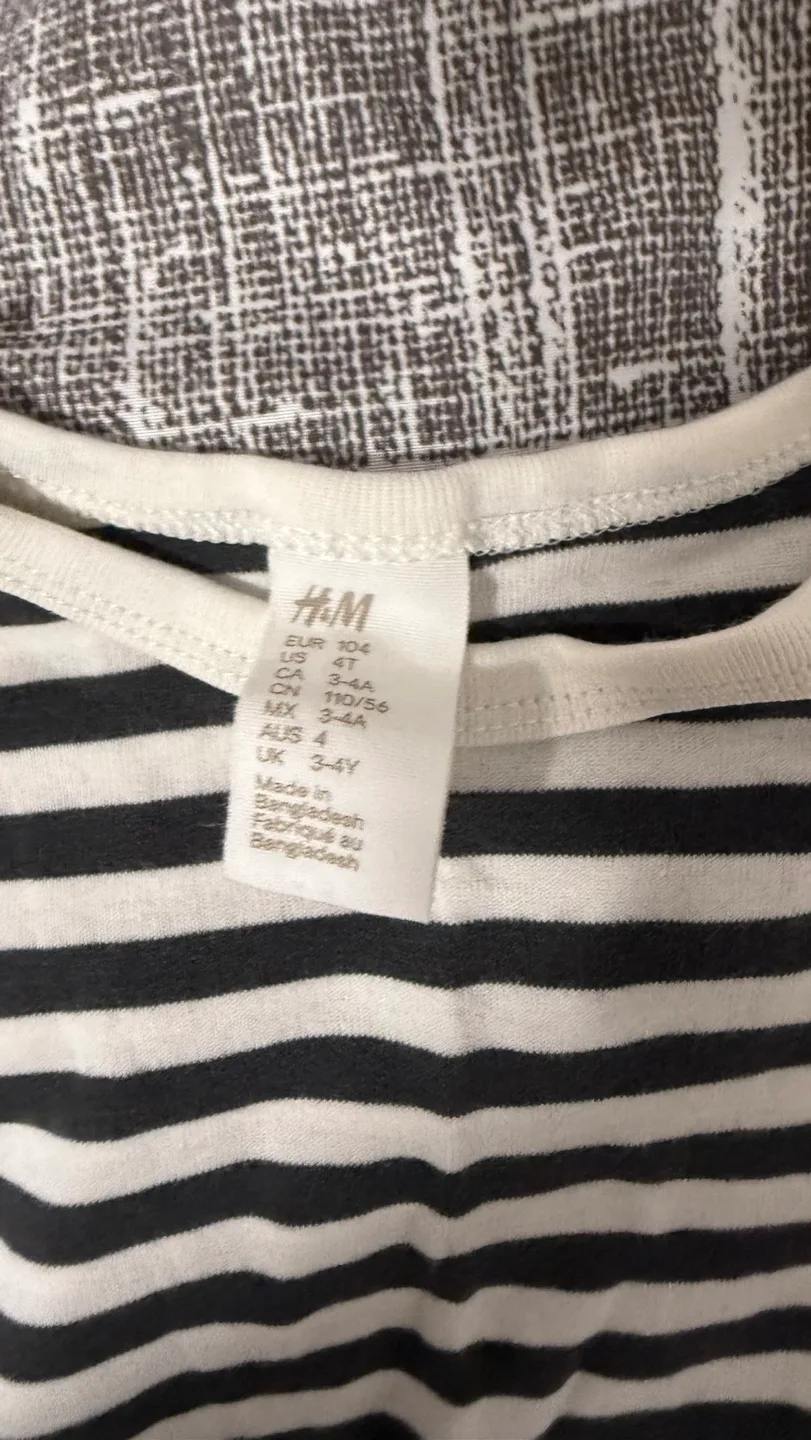 H&M Baby Bodysuits (3-4Y) and two toddler tank tops image indicator(4)
