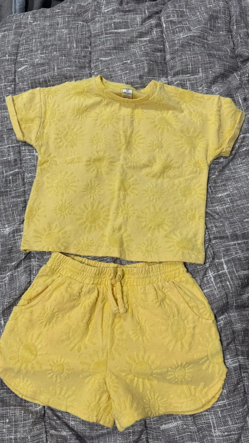 Girls' Size 5-6 - Rompers and t-shit/short set image indicator(4)