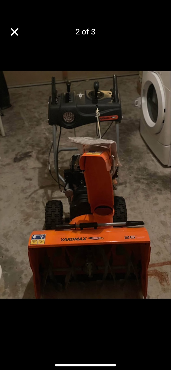 Yardmax Snowblower - photo 2