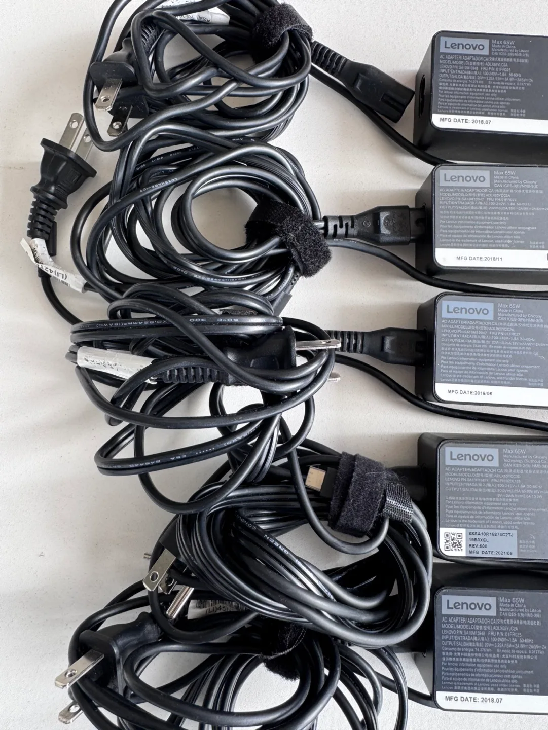 Lenovo ThinkPad Type C 65W Charger image indicator(4)