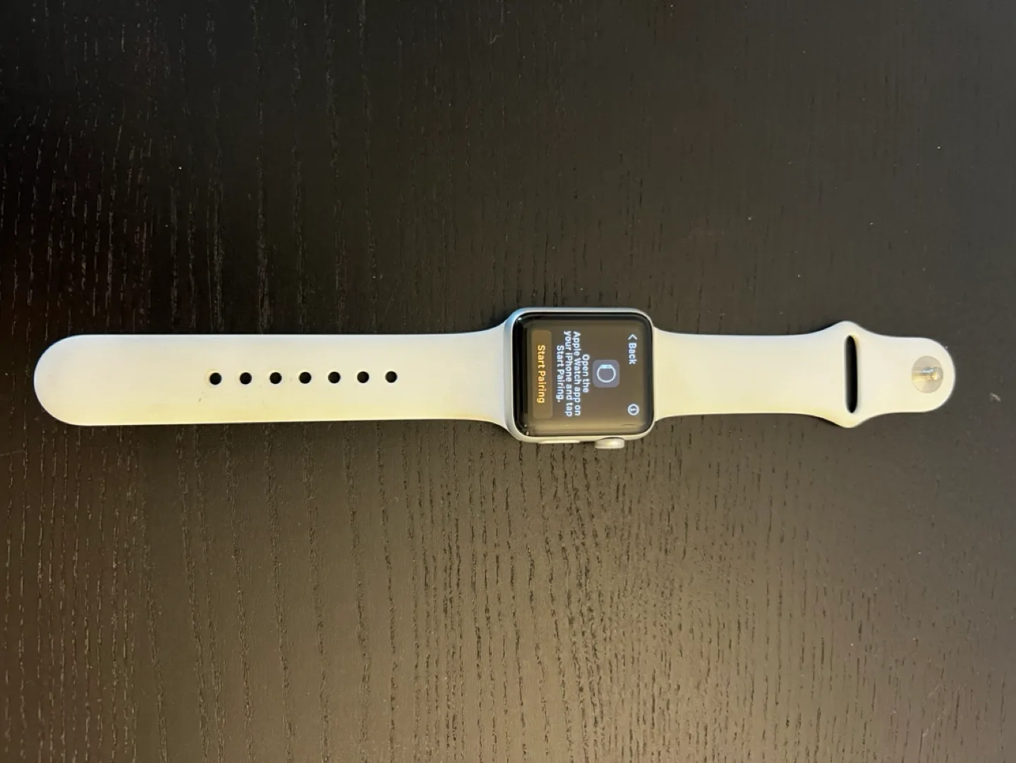 Apple Watch Series 3 with White Sport Band image indicator(3)