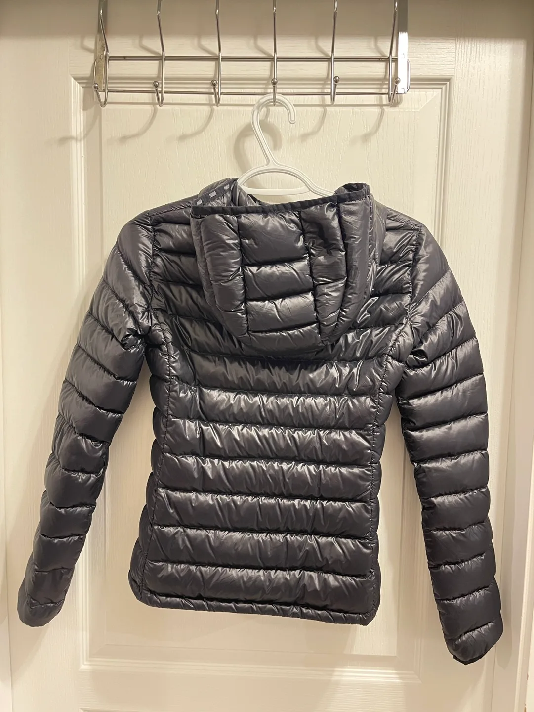 Aritzia Parklife Women's Black Puffer Jacket Size Small image indicator(3)