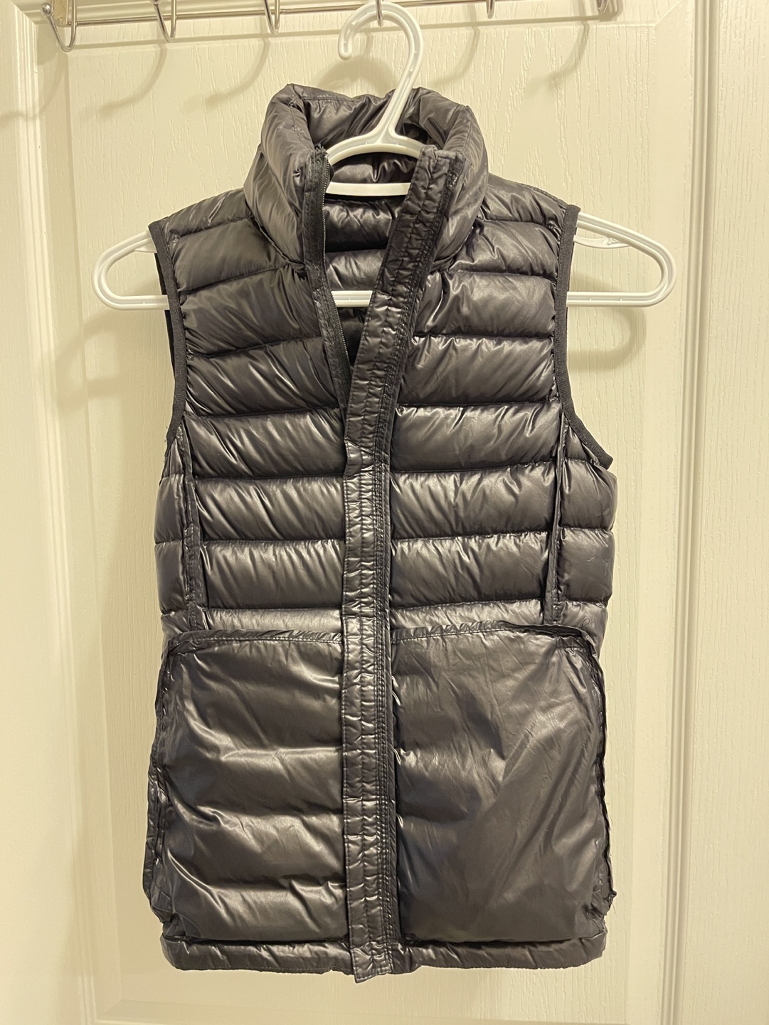 Aritzia Parklife Black Down Vest - Size XS - photo 4