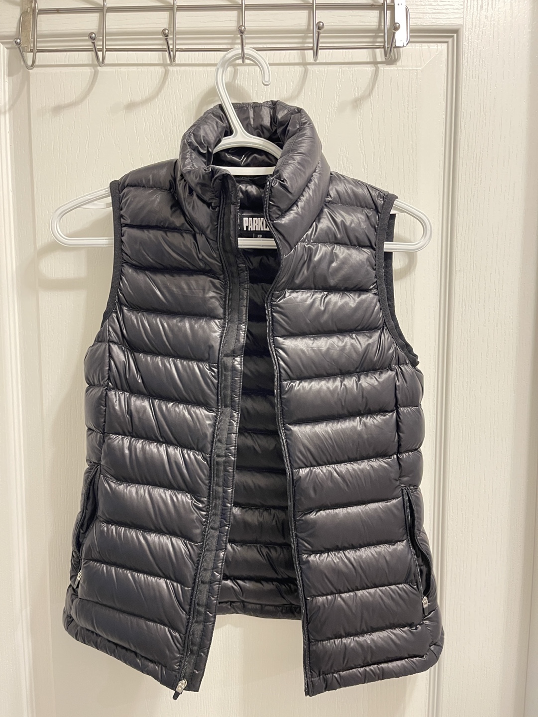 Aritzia Parklife Black Down Vest - Size XS - photo 3