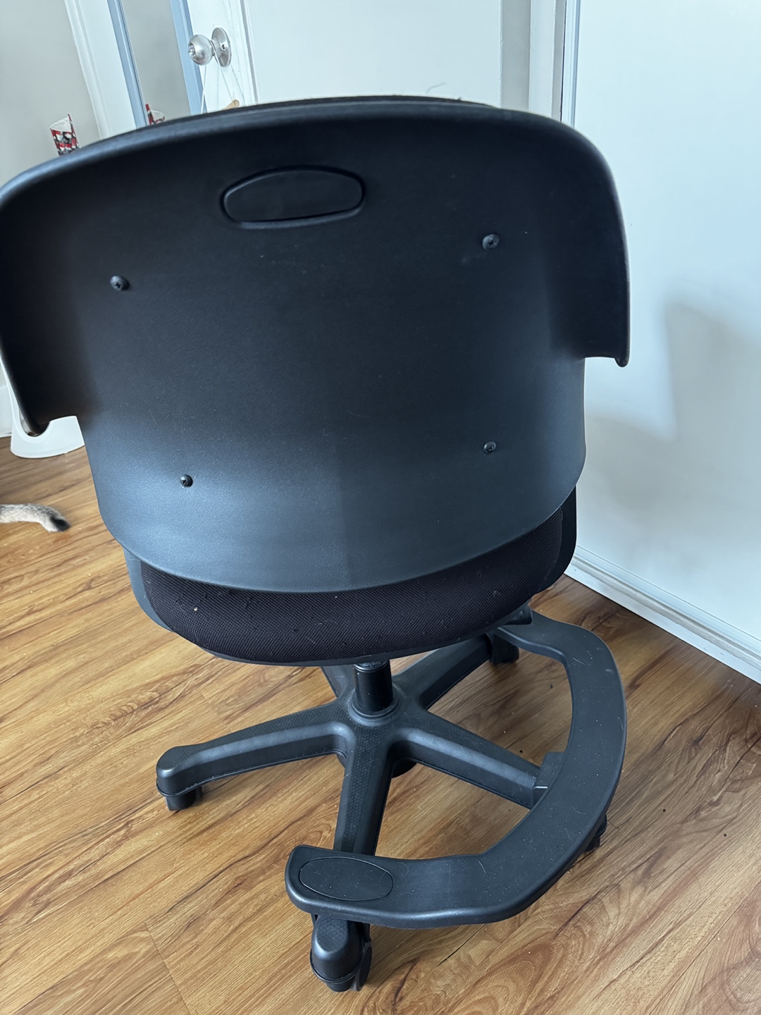 Black Office Chair with Armrests - photo 3