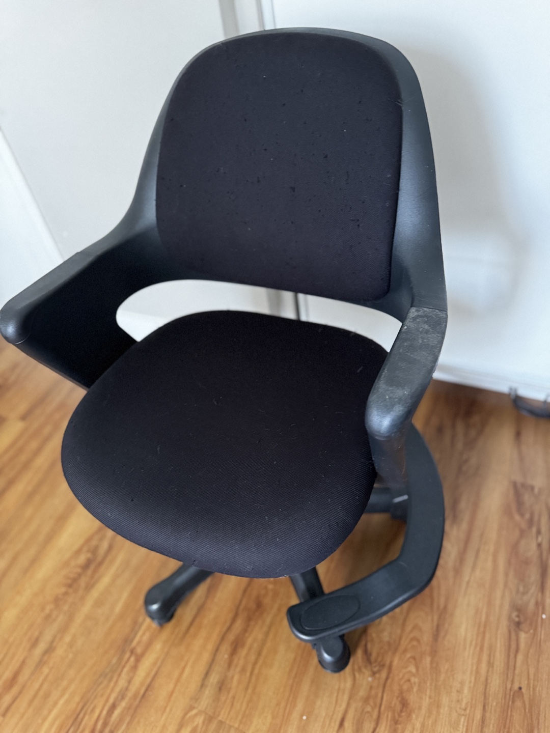 Black Office Chair with Armrests - photo 2