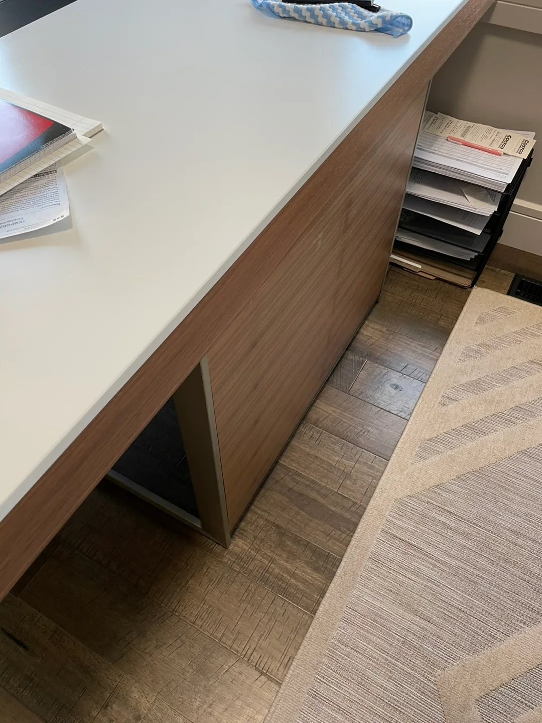 Format 6301 Desk - Natural Walnut image indicator(5)