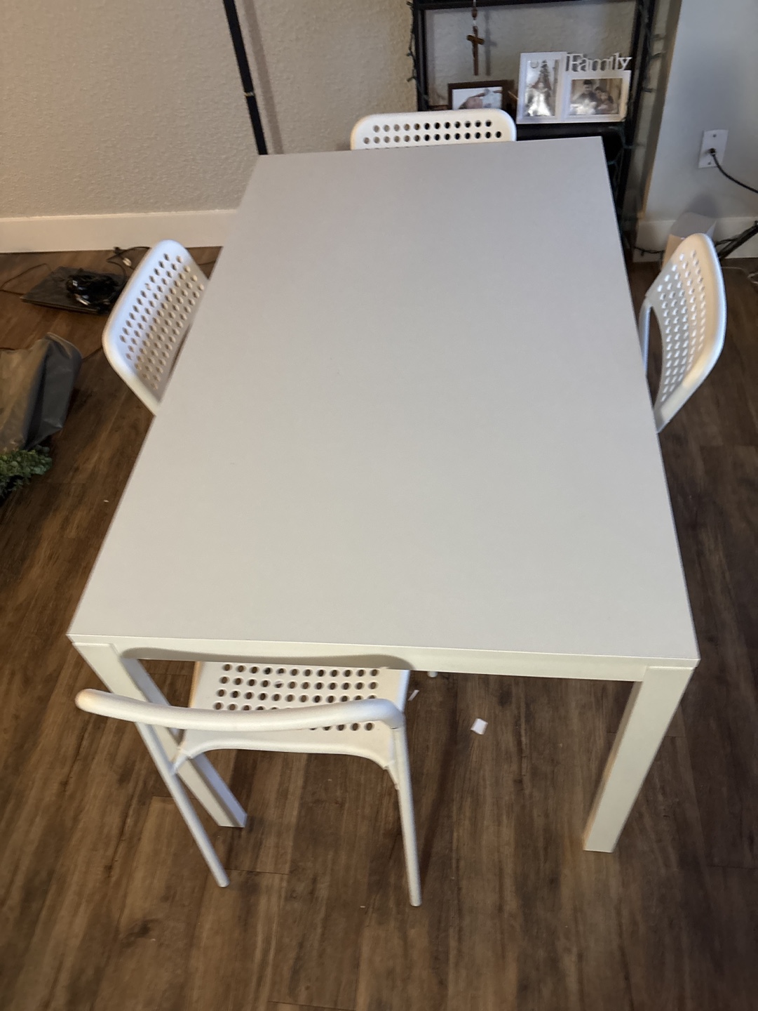 Need to be gone soon!!!! White Table and Four Chairs Set - photo 2