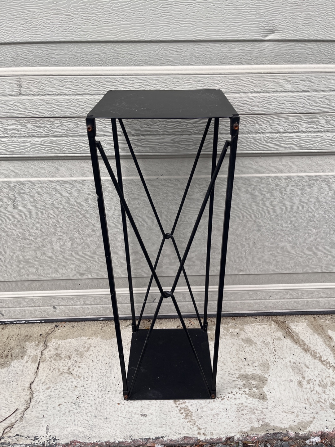 Modern Black Metal Plant Stand
