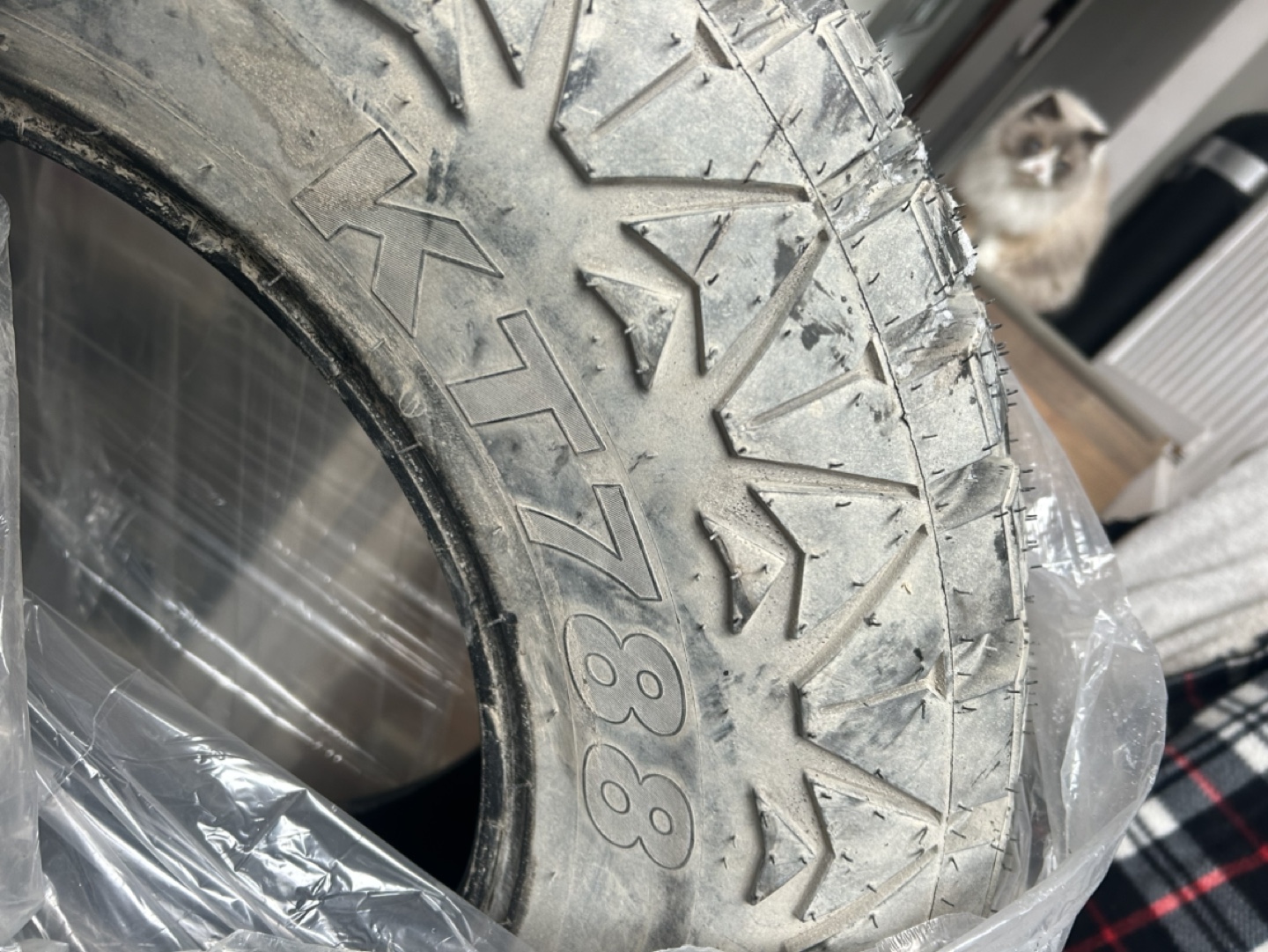 Keter 33x12.50R17LT Tire - photo 3