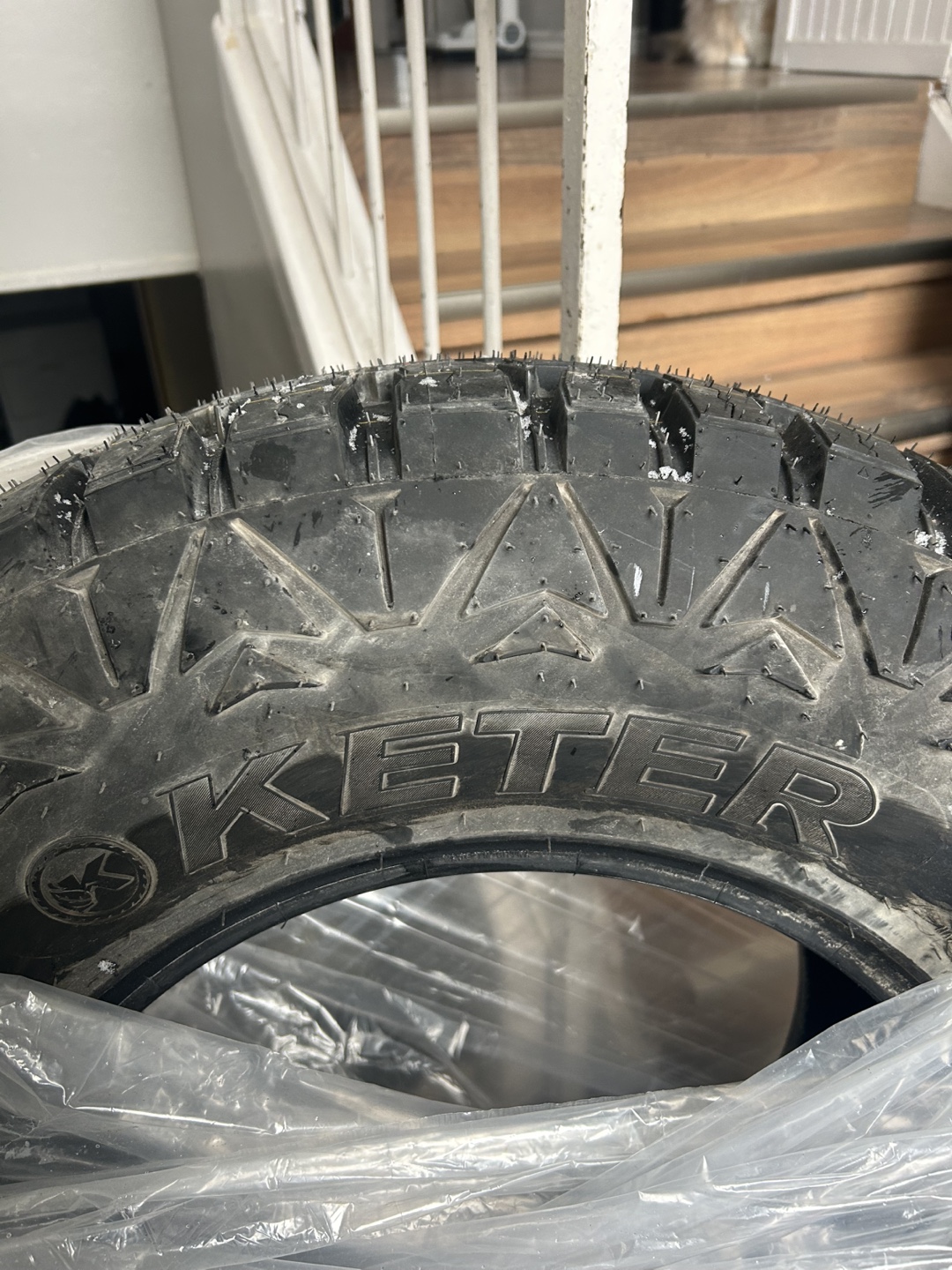 Keter 33x12.50R17LT Tire