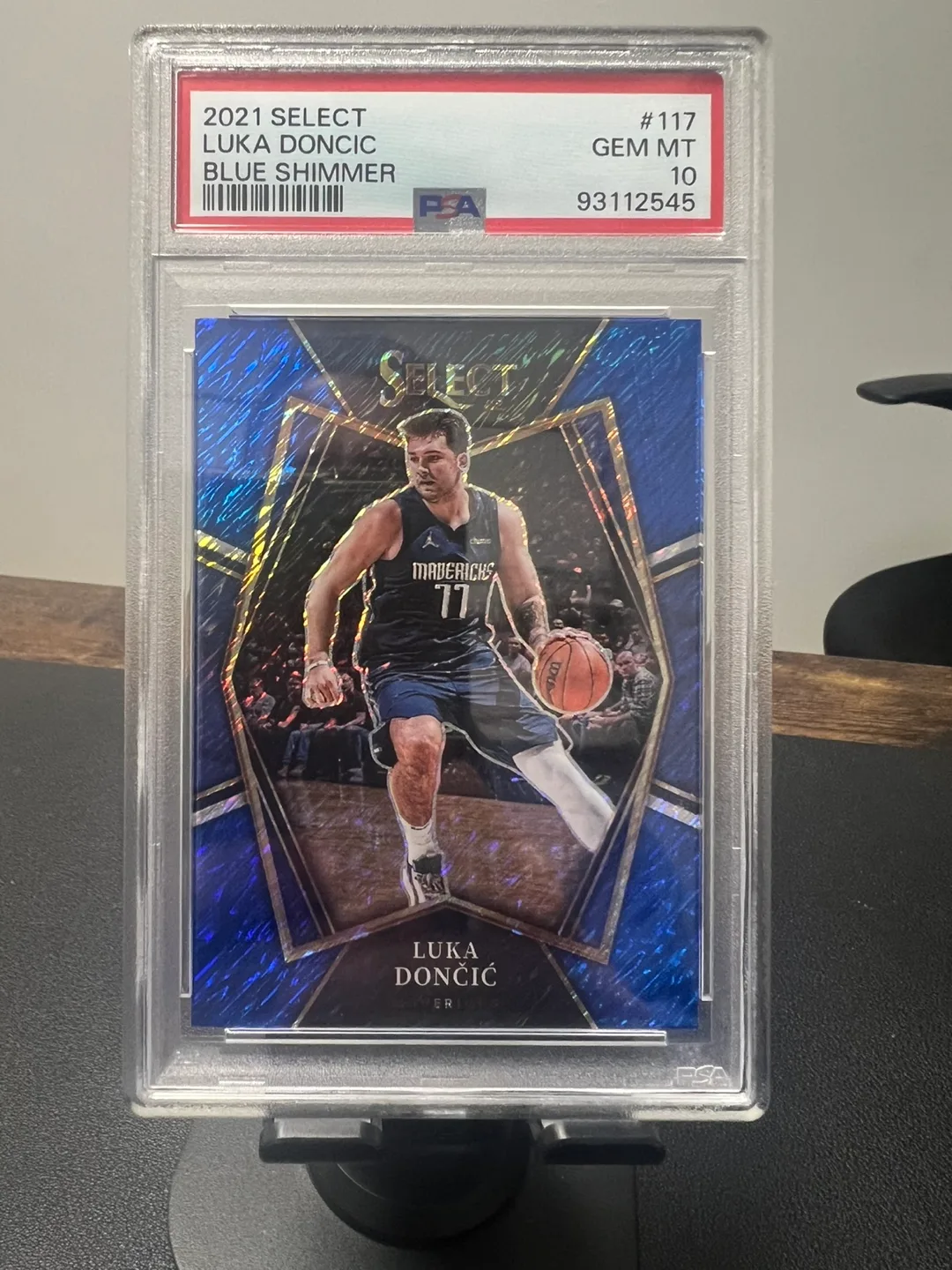 2021 Luka Dončić #117 Blue Shimmer Prizm PSA 10 Gem Mint thumbnail