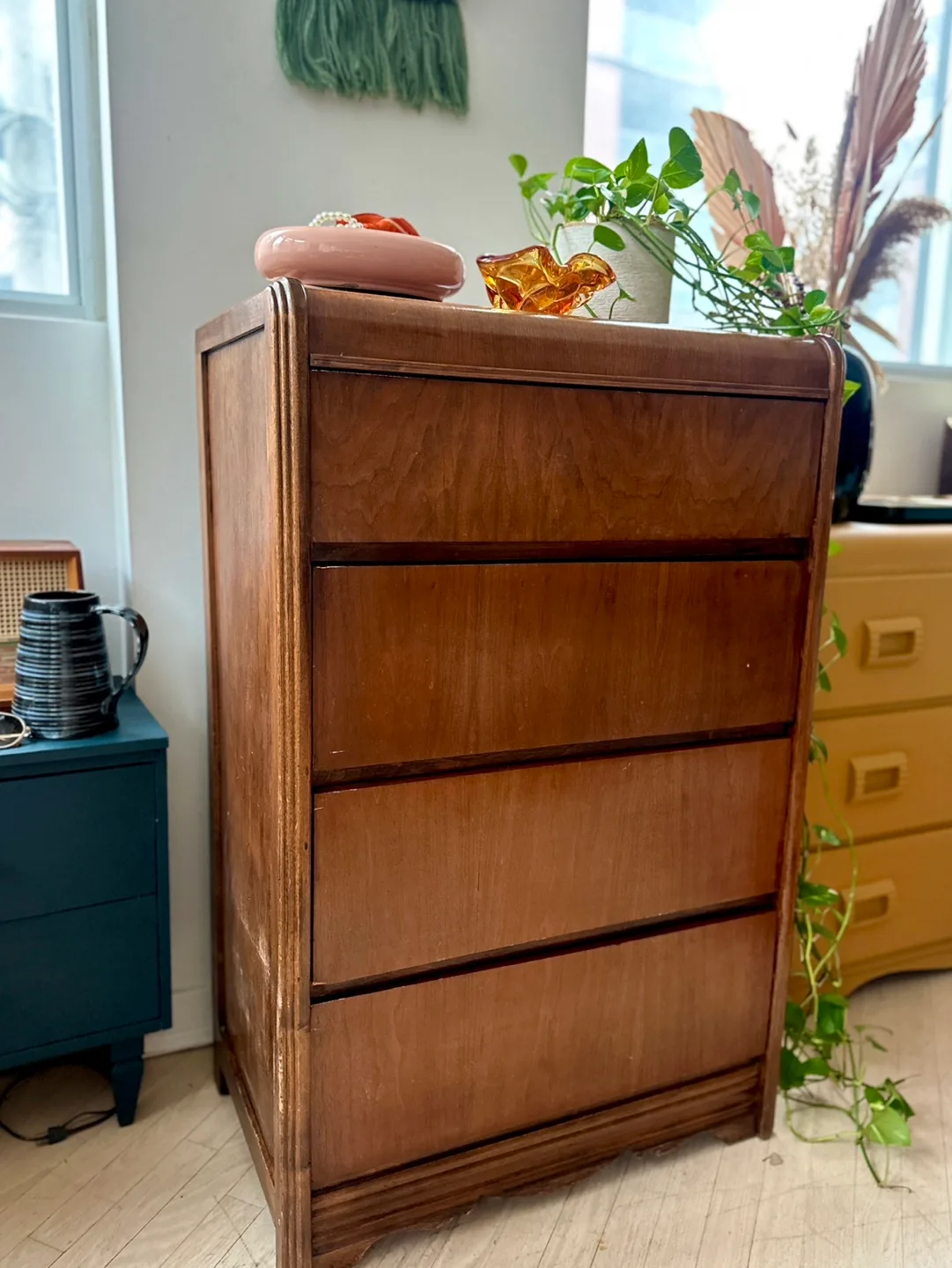 Deco Vintage Waterfall Dresser 🤎 thumbnail