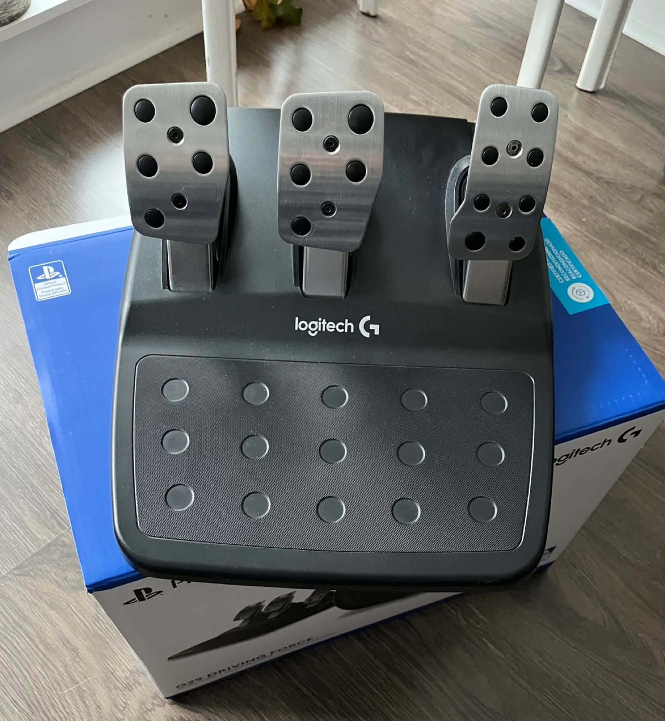 Logitech G29 Driving Force Racing Wheel image indicator(2)