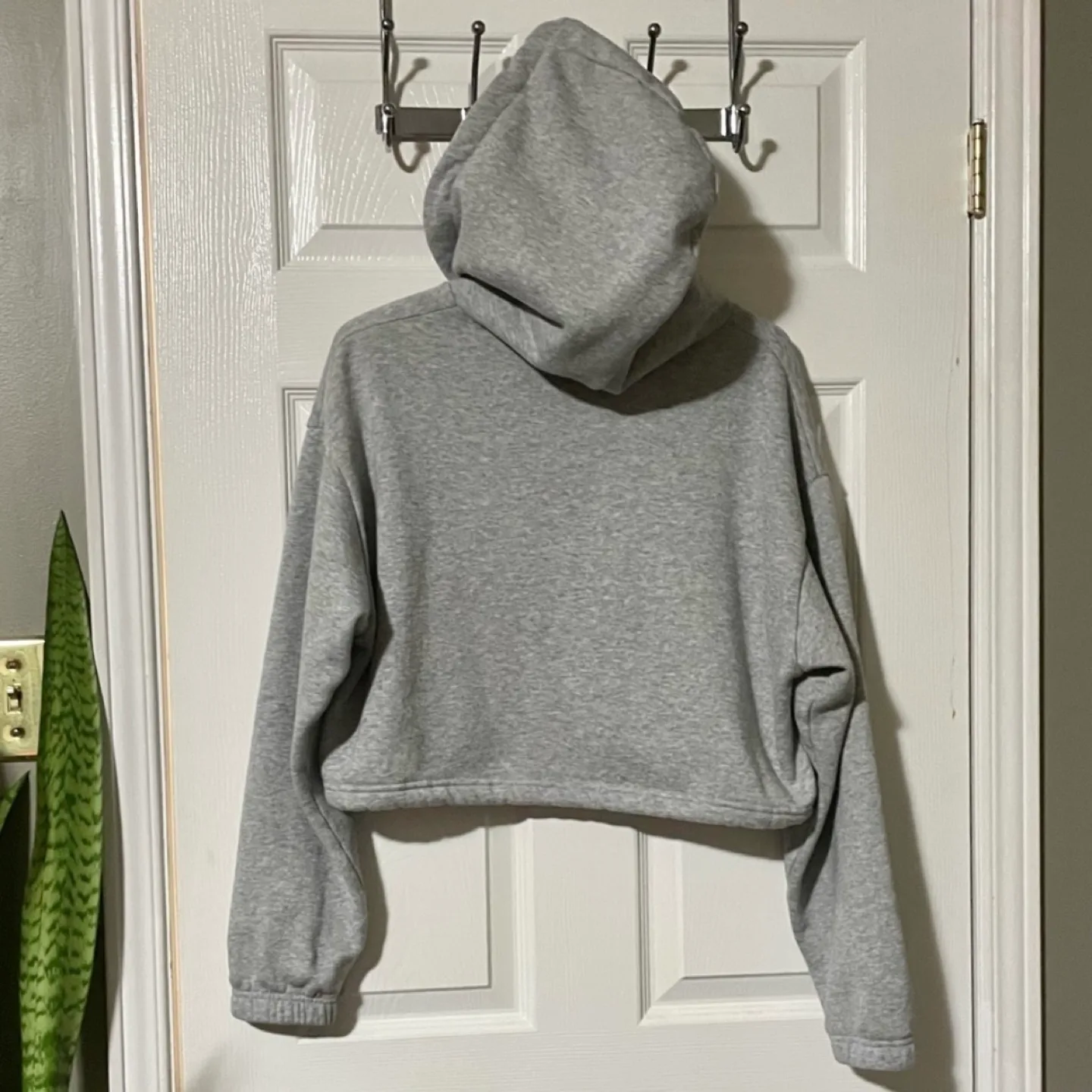 Forever 21 Cropped Sweatshirt Hoodie. Size Medium image indicator(6)