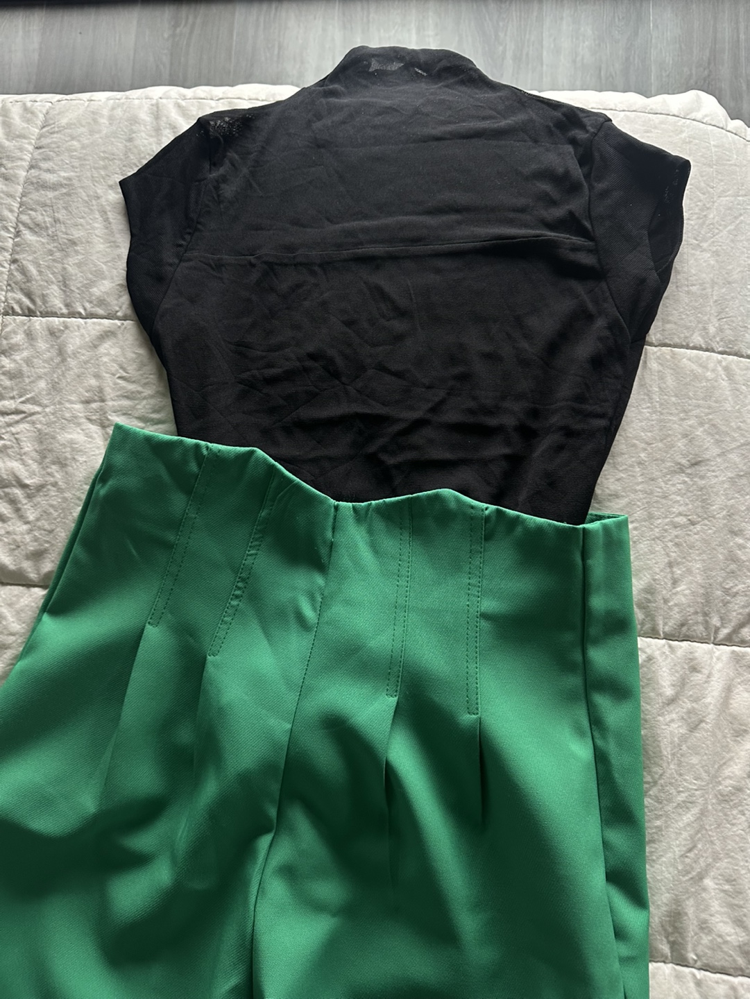 Black Mesh Top & Bright Green Trousers - photo 2