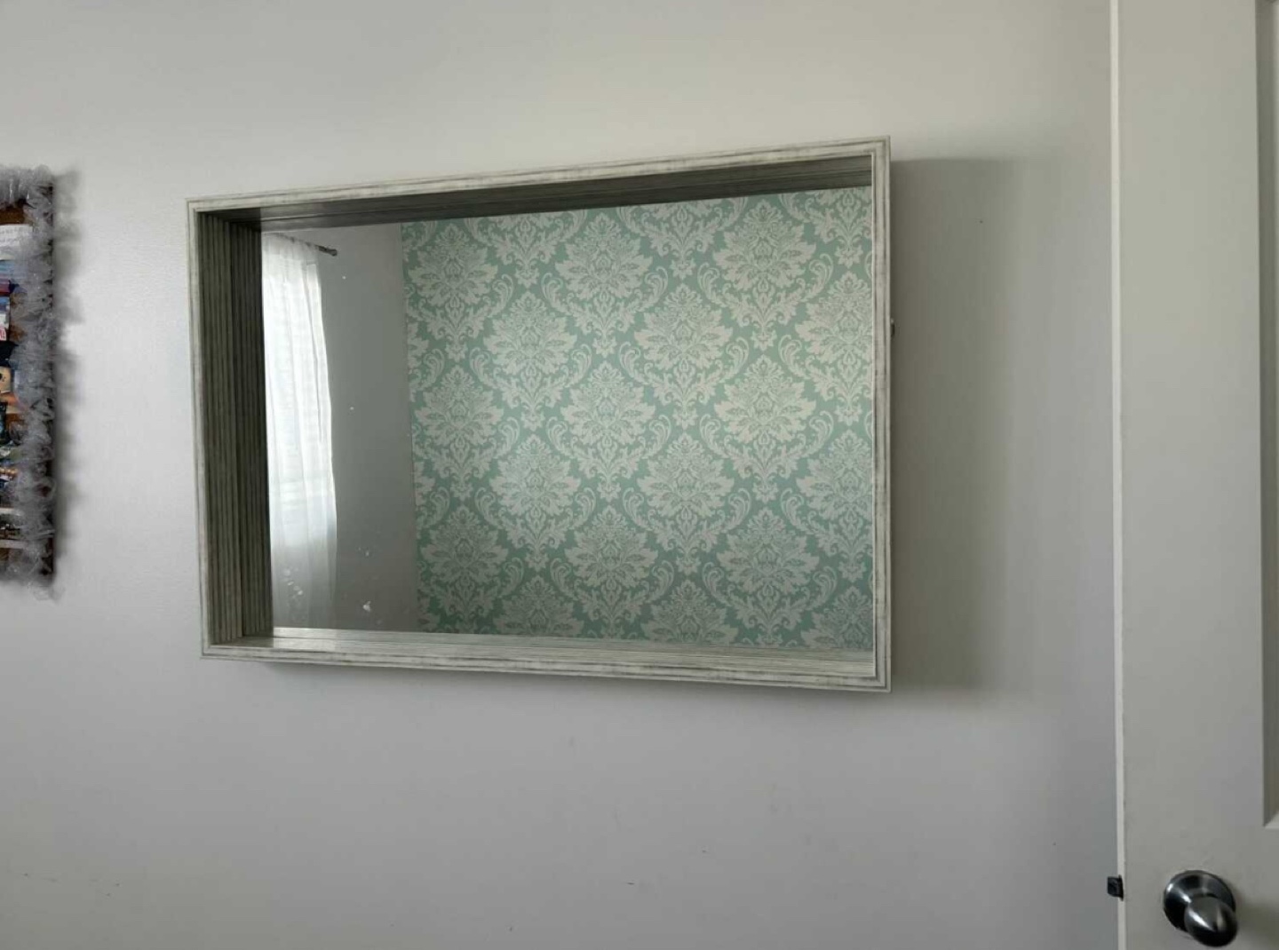 Large rectangular wall mirror with white frame - photo 4