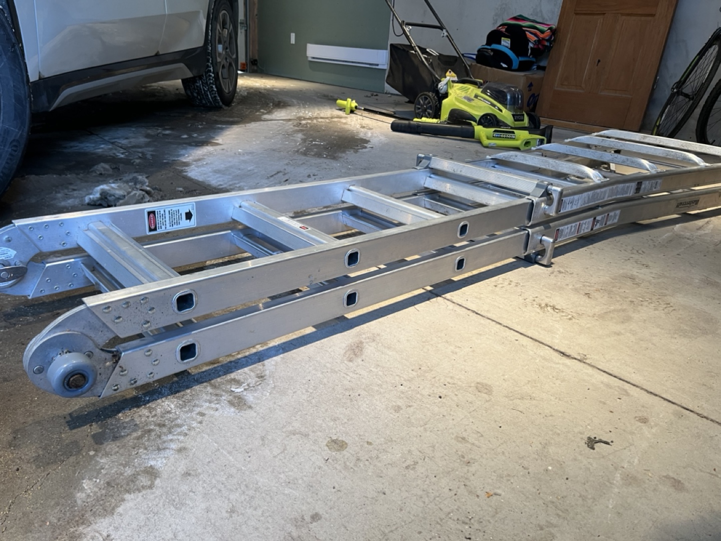Mastercraft 22ft Aluminum Telescoping Ladder - photo 2