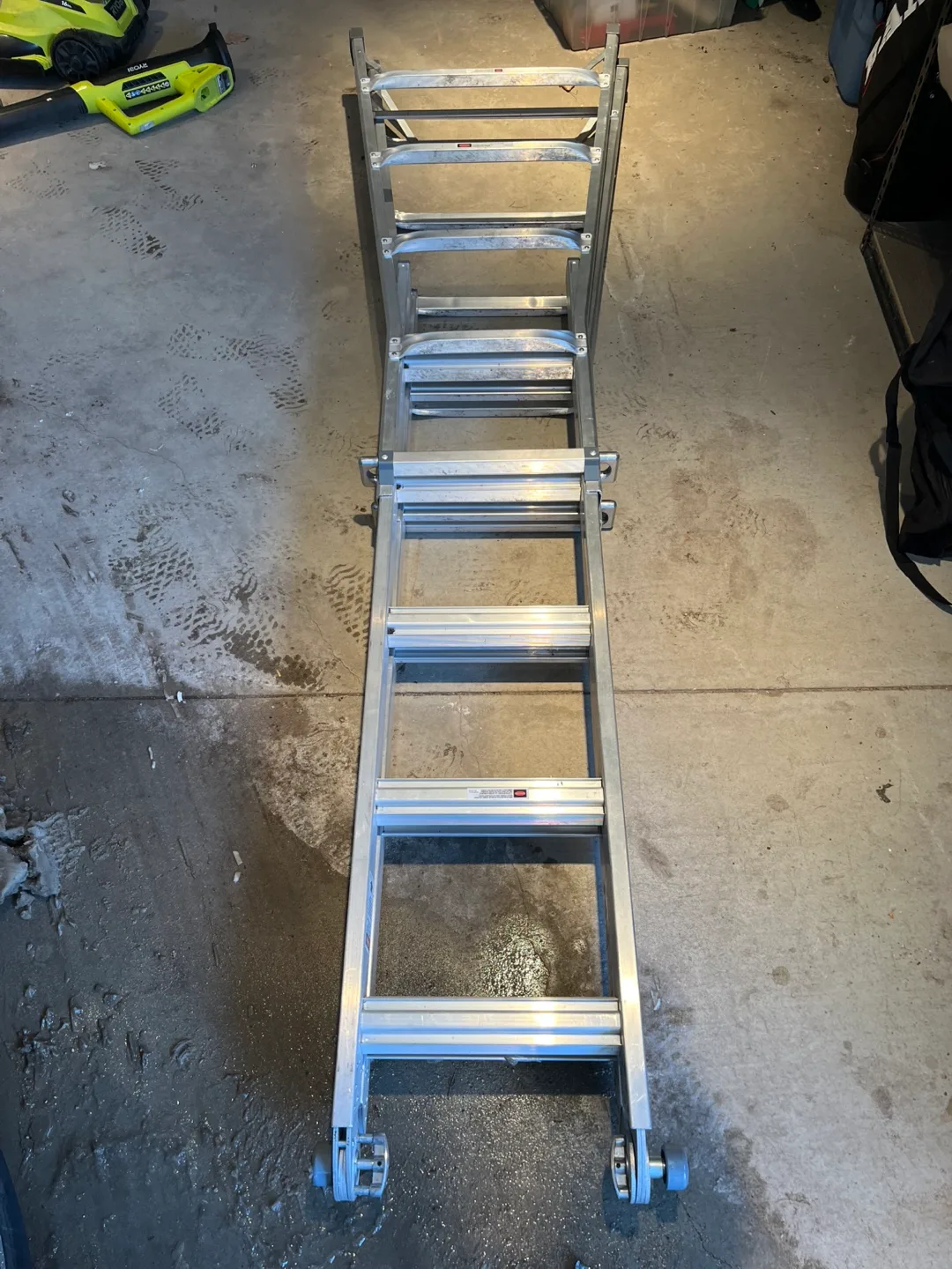 Mastercraft 22ft Aluminum Telescoping Ladder