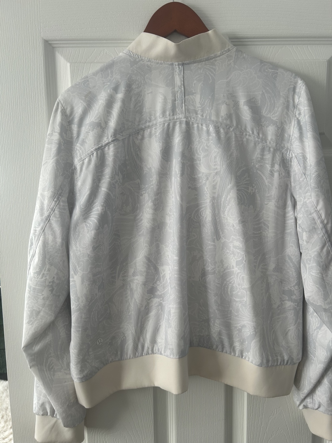 Lululemon Bomb Around Jacket White/Wave Print - photo 2