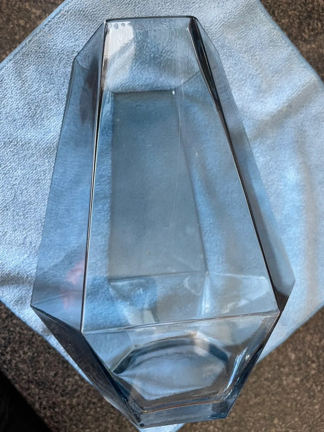 Geometric Glass Vase with Seashells image indicator(7)