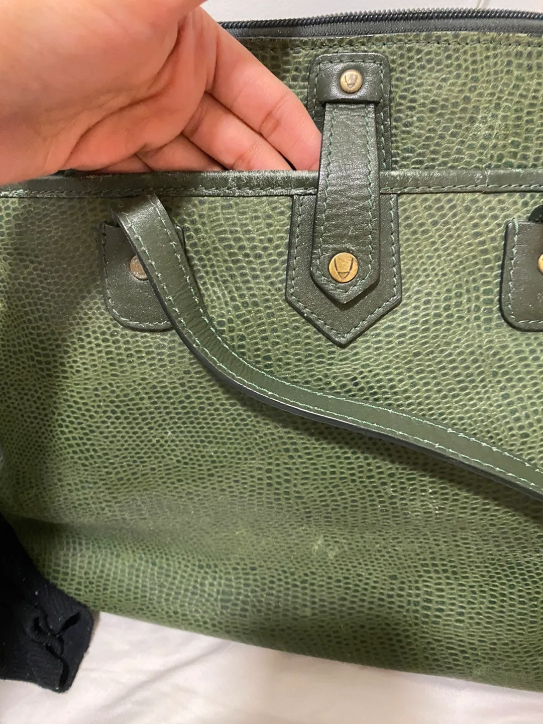 Gorgeous Green Leather Handbag image indicator(4)