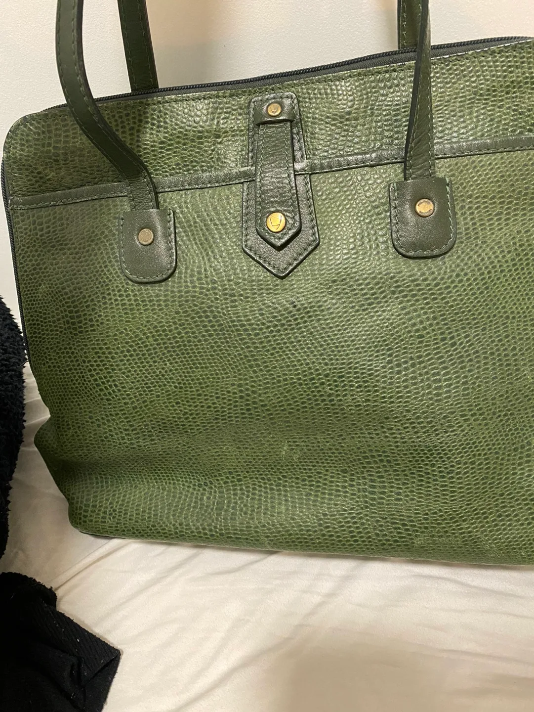 Gorgeous Green Leather Handbag image indicator(9)