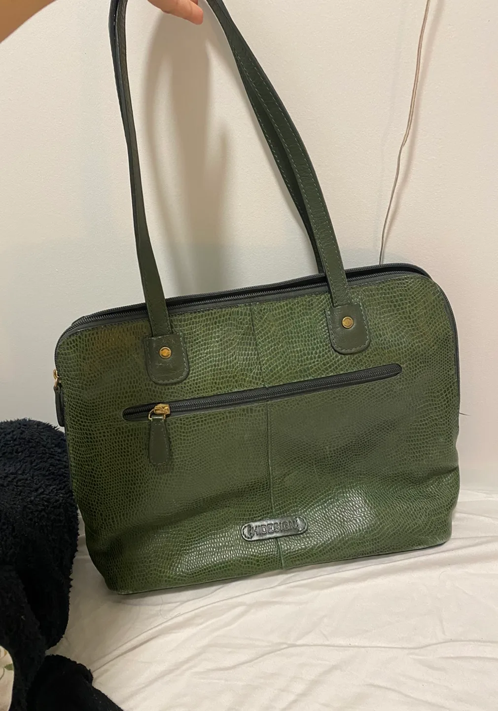 Gorgeous Green Leather Handbag image indicator(3)