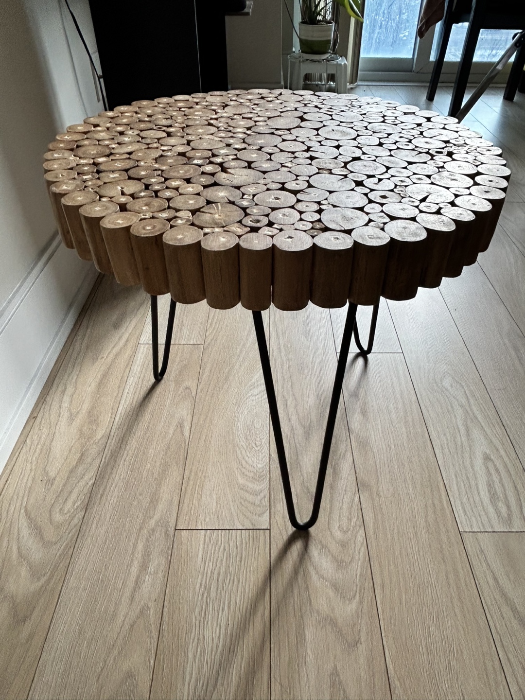Unique Round Wooden Coffee Table with Hairpin Legs - photo 2