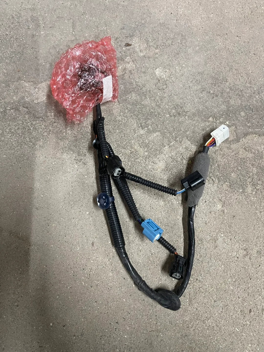 Acura MDX/ Honda Pilot OEM Backup Camera w/ wiring harness image indicator(4)