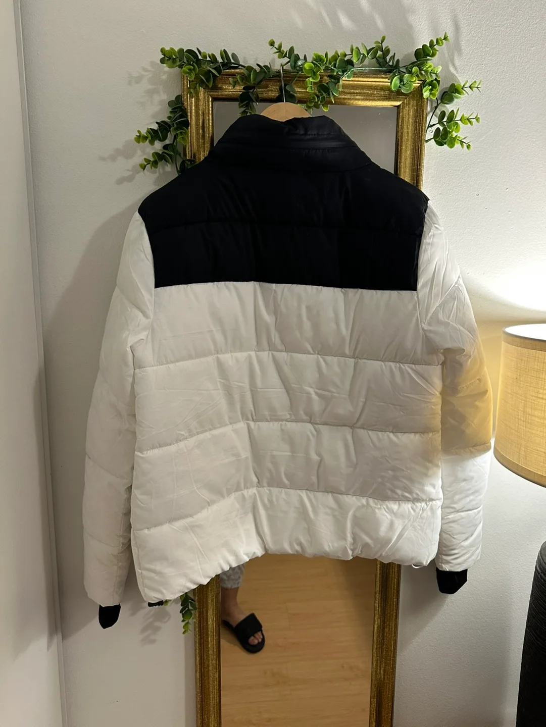 Bench. Women's White and Black Puffer Jacket - Size Medium image indicator(7)