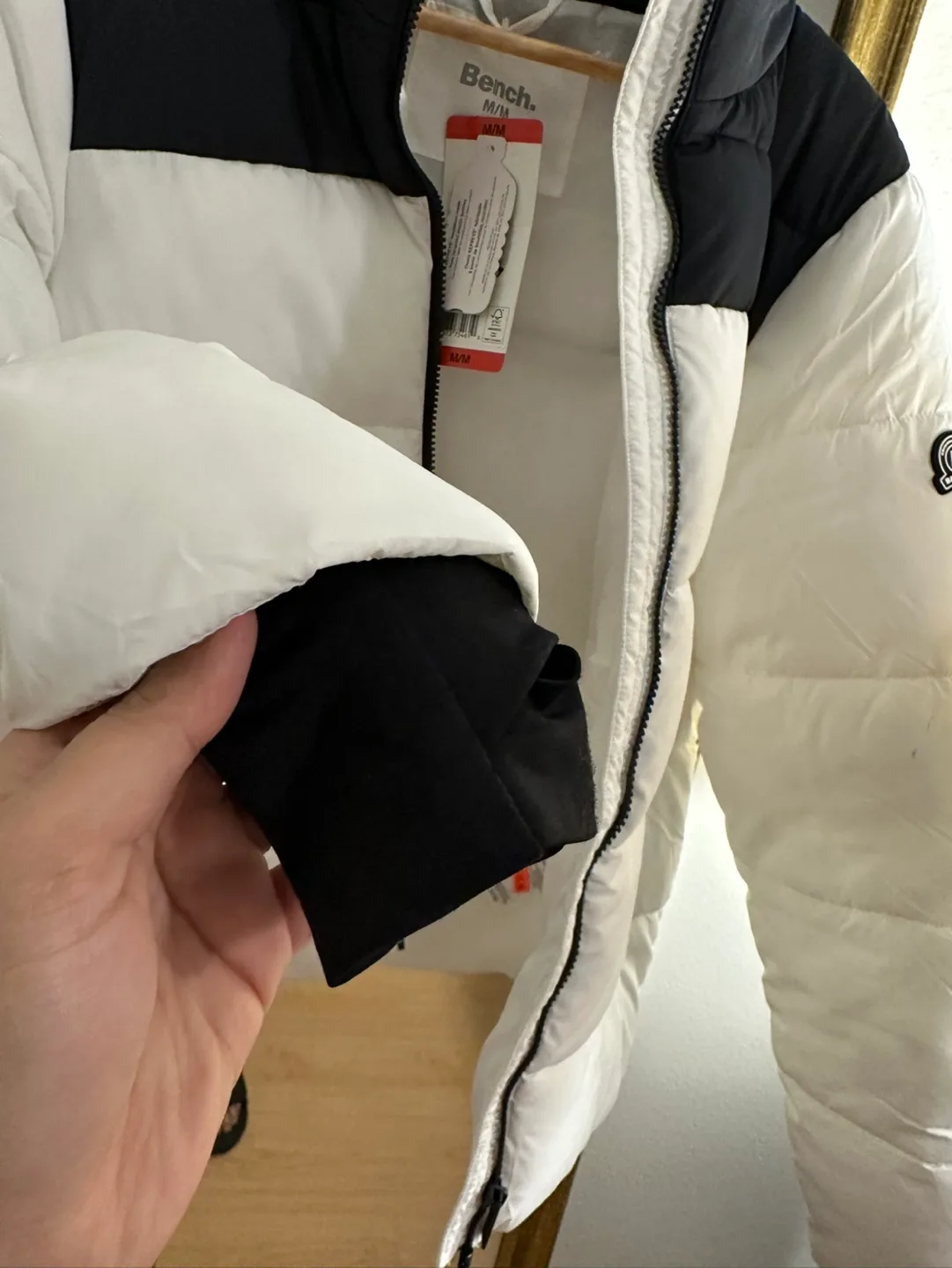 Bench. Women's White and Black Puffer Jacket - Size Medium image indicator(8)