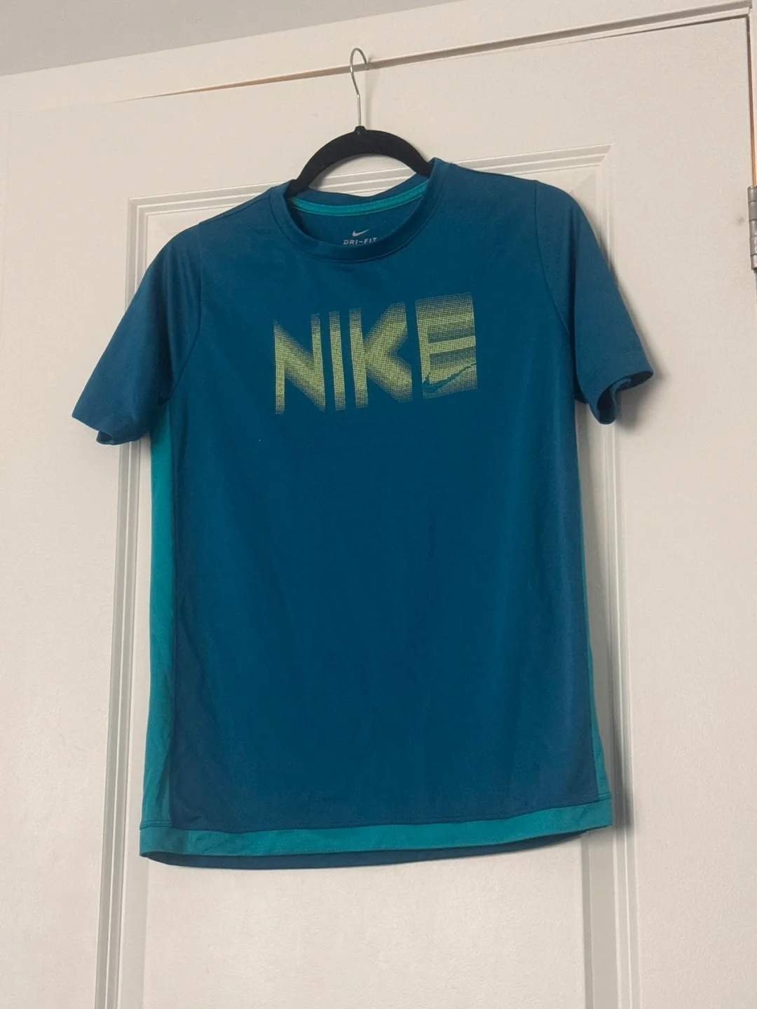Nike Dri-FIT Boy's Teal T-Shirt Sz L 🏈 image indicator(2)