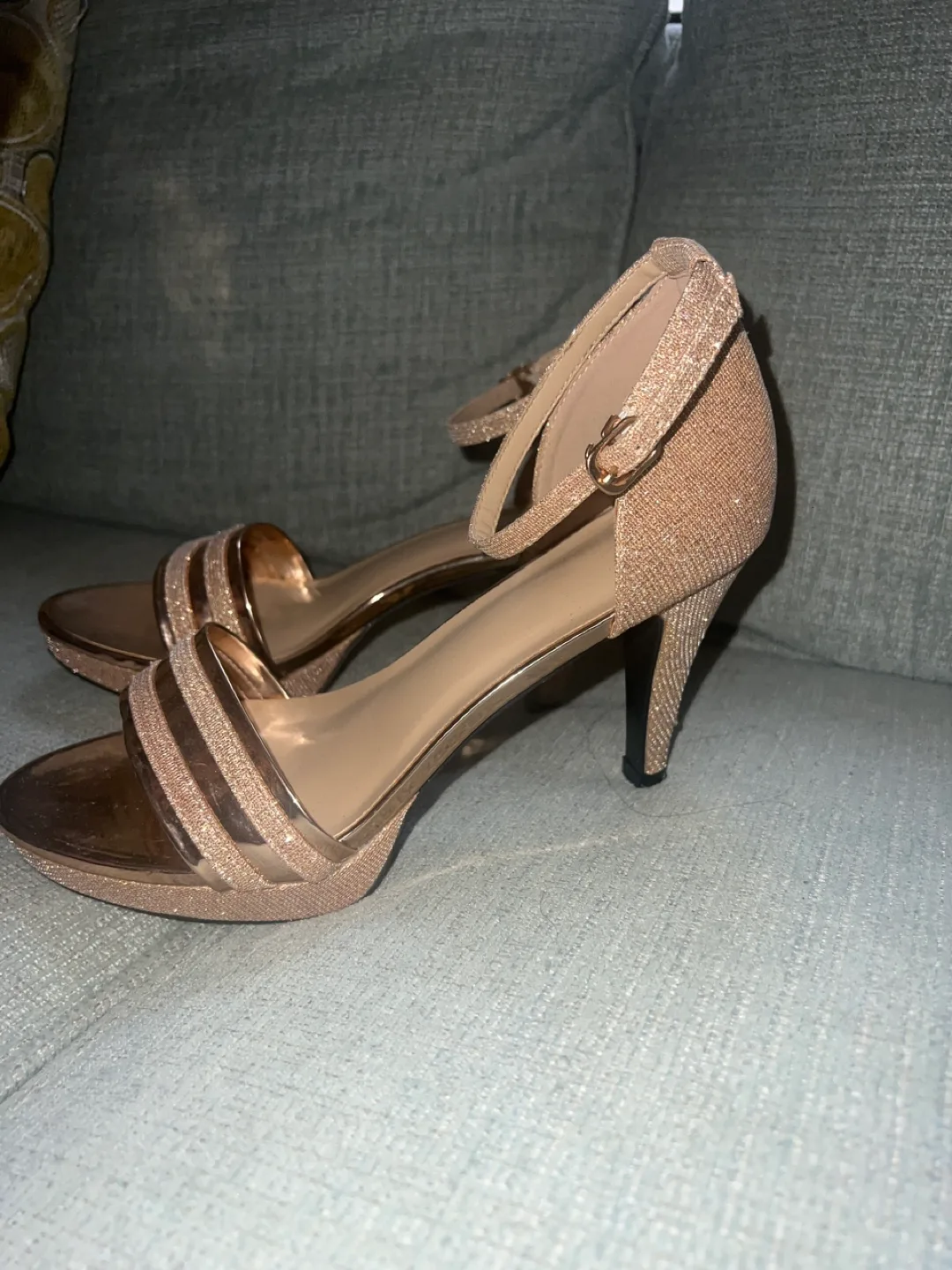 🏈Rose Gold Glitter Heels. image indicator(5)