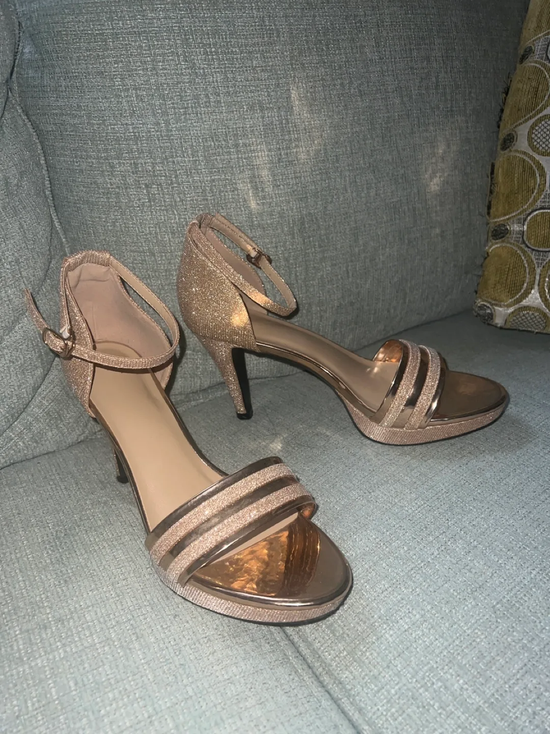 🏈Rose Gold Glitter Heels. image indicator(2)